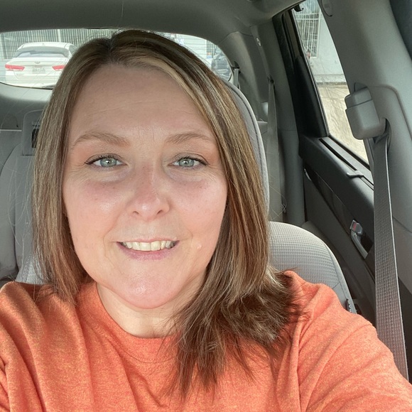 Meet your Posher, Rachel - Picture 1 of 1